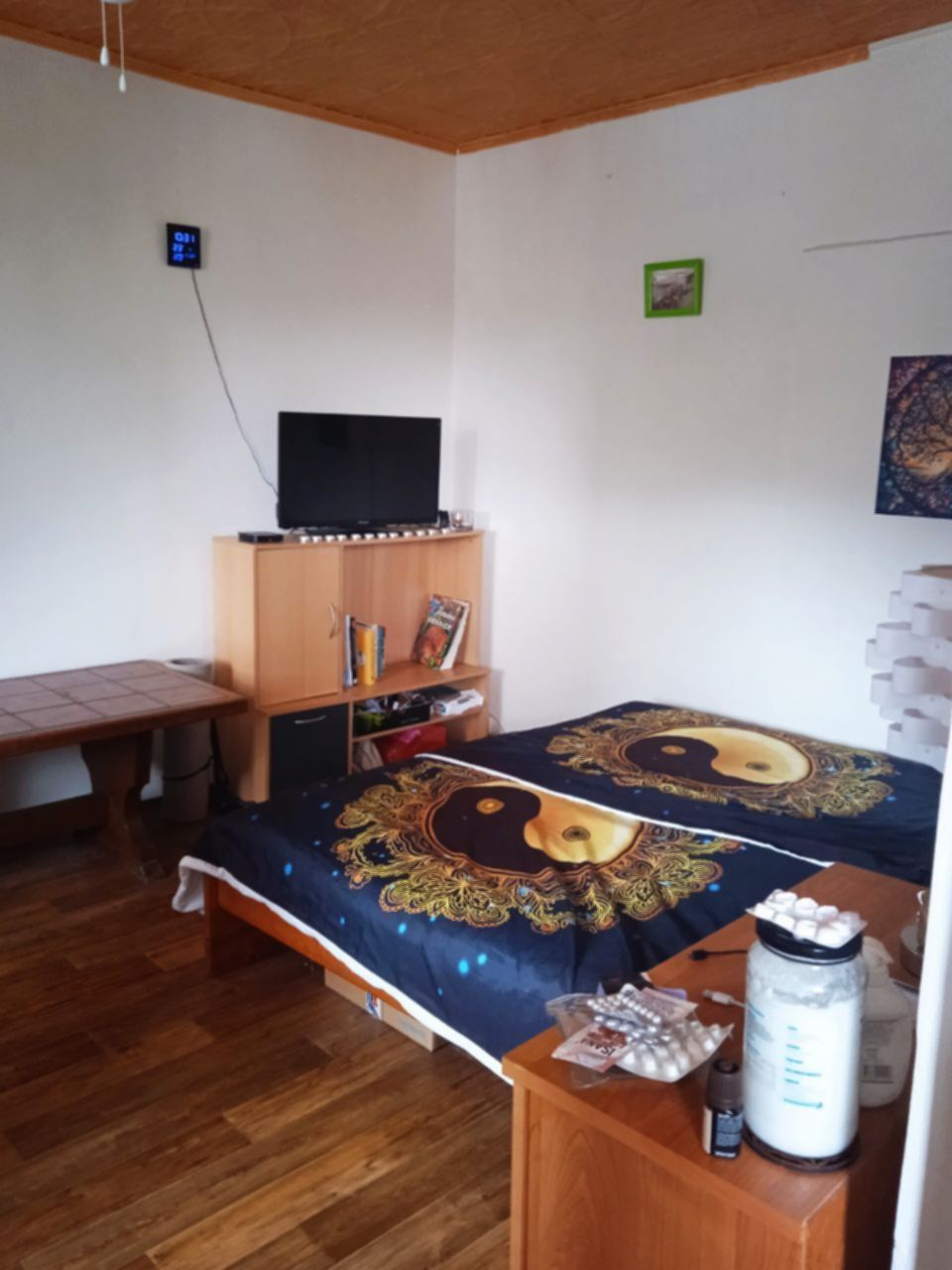 V zastoupení majitele nabízíme ke koupi velmi pěkný a udržovaný byt o dispozici 2+1 a celkové výměře 49 m², situovaný v klidné části Šumperka, v panelovém domě s dobrou občanskou vybaveností.
